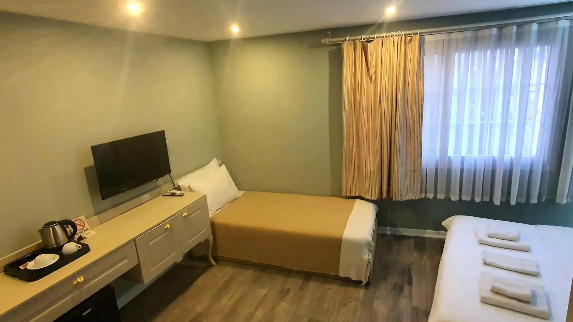 St945 Palas Otel Izmir Turkey
